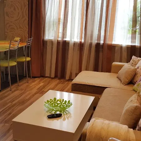 Apartment On Metro Frunzenskaya
