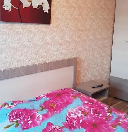 Apartment On Metro Frunzenskaya